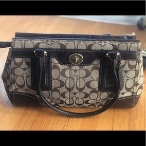 Authentic coach handbag in good condition